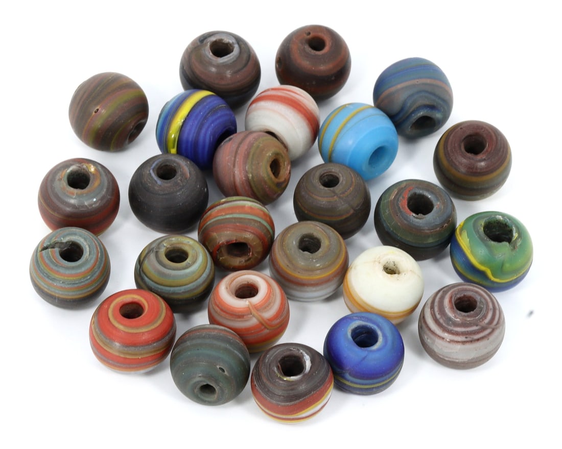 Group of 25 Vintage Art Deco Millefiori Glass Beads, Colorful Collectibles,with - Free Shipping: Dimension: 13-14mm Introduction: This exceptional collection of 25 Art Deco-era Millefiori glass beads reflects the exquisite craftsmanship of early 20th-century artisans. With dimensions ranging thes