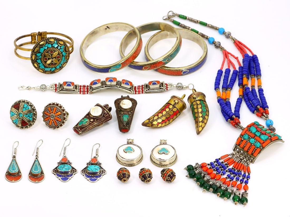 Group of 19 Tibetan & Central Asian Traditional Jewelry Pieces,with - Free Shipping: Dimension: 23 inches Introduction: Journey through the rich cultural landscapes of Tibet, the Himalayas, and Central Asia with this extensive lot of 19 pieces,This extraordinary collection is a showca