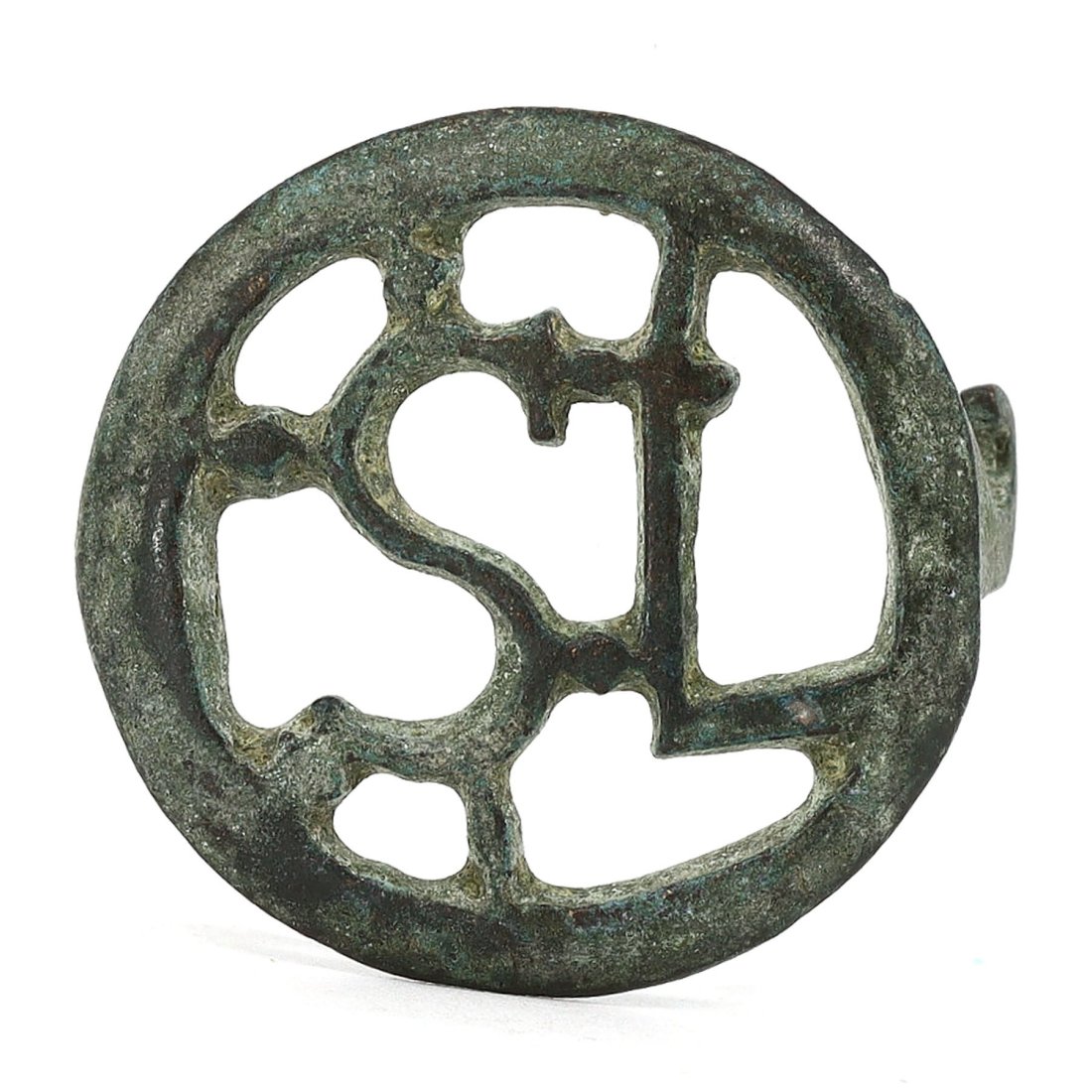 Senator's Legacy Locket, Roman Empire Bronze, 1st-4th Century AD: This Roman Empire bronze locket, dating back to the 1st-4th Century AD, measures 3 cm in diameter, which is approximately 1.18 inches. Crafted from bronze, this artifact represents the rich cultural h