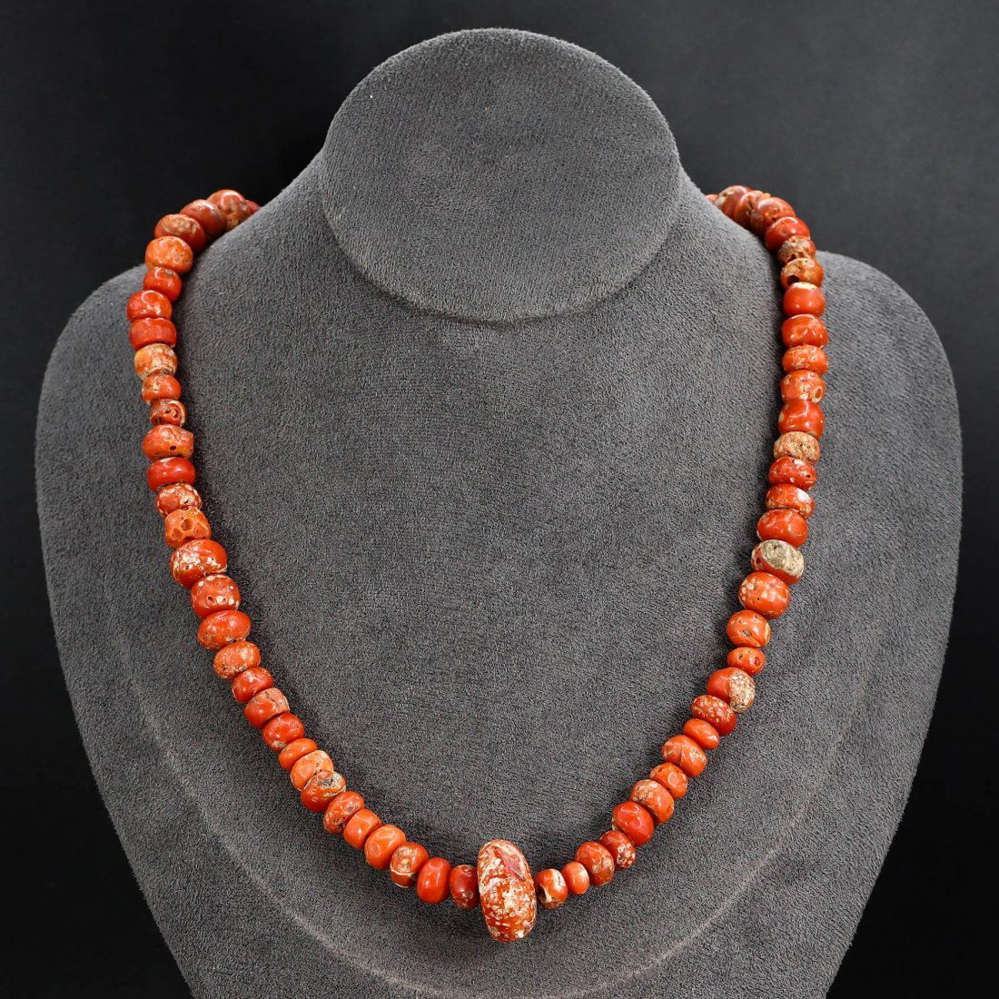 Nepalese Antique Red Coral Beads Necklace, 17th-19th Century: This authentic red coral beads necklace, originating from Nepal between the 17th and 19th centuries, measures 20 inches in length. Comprising finely shaped coral beads, this necklace represents the hi