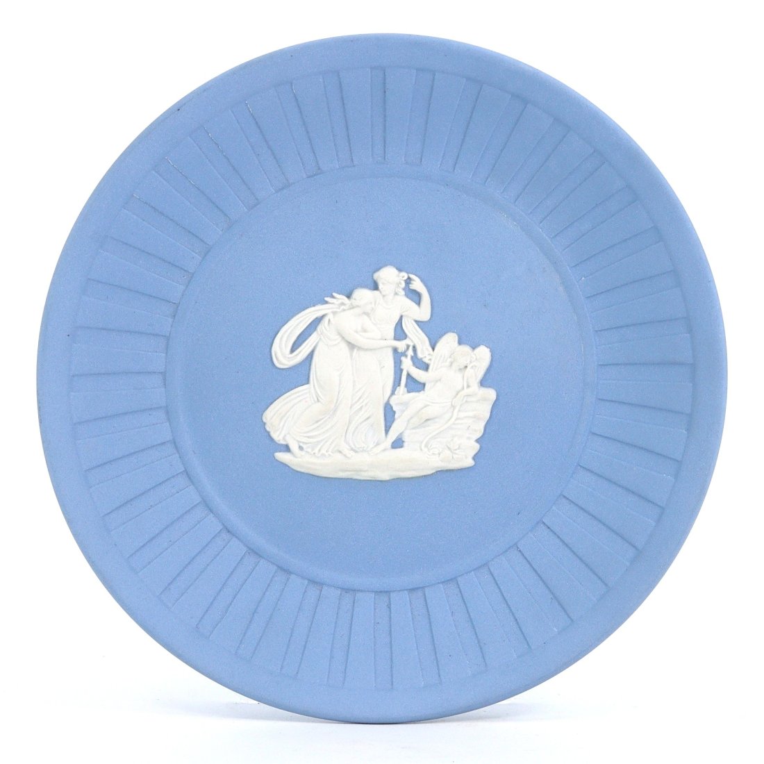 English Wedgwood Jasperware Blue Round Dish, 20th Century: This is a classic piece of Wedgwood Jasperware, an English 20th-century blue round-shaped trinket or candy dish measuring 11.5x2 centimeters (approximately 4.5x0.8 inches). The dish features the iconi