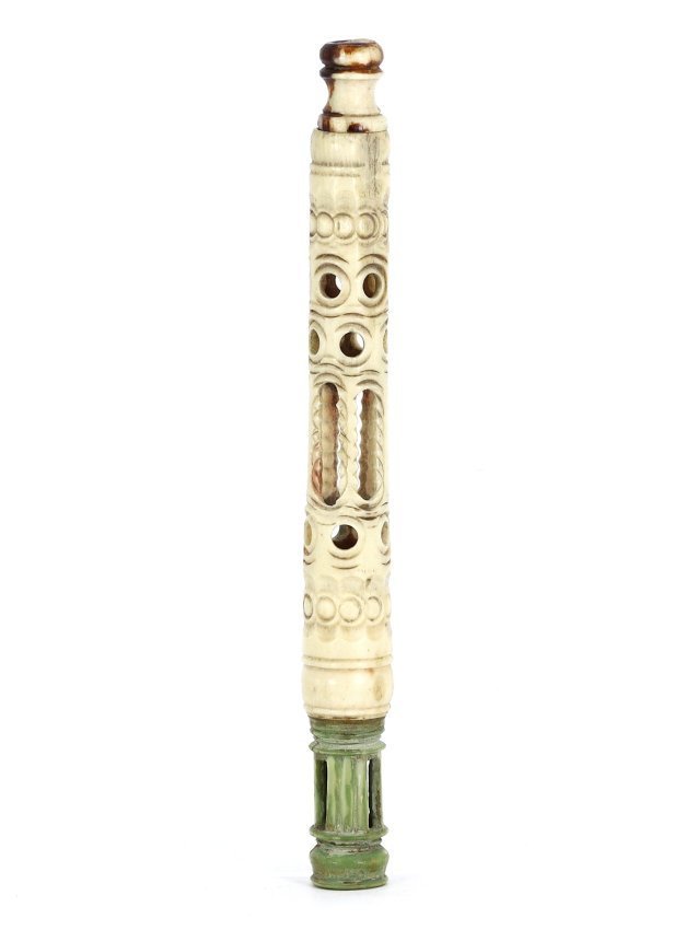 Victorian Carved Bone Stanhope Sewing Needle Case, 18th-19th Century: This exquisitely carved and painted bone Stanhope sewing needle case dates back to the 18th or 19th century, measuring 10 cm in length. Its Victorian style is evident in the intricate details and the 