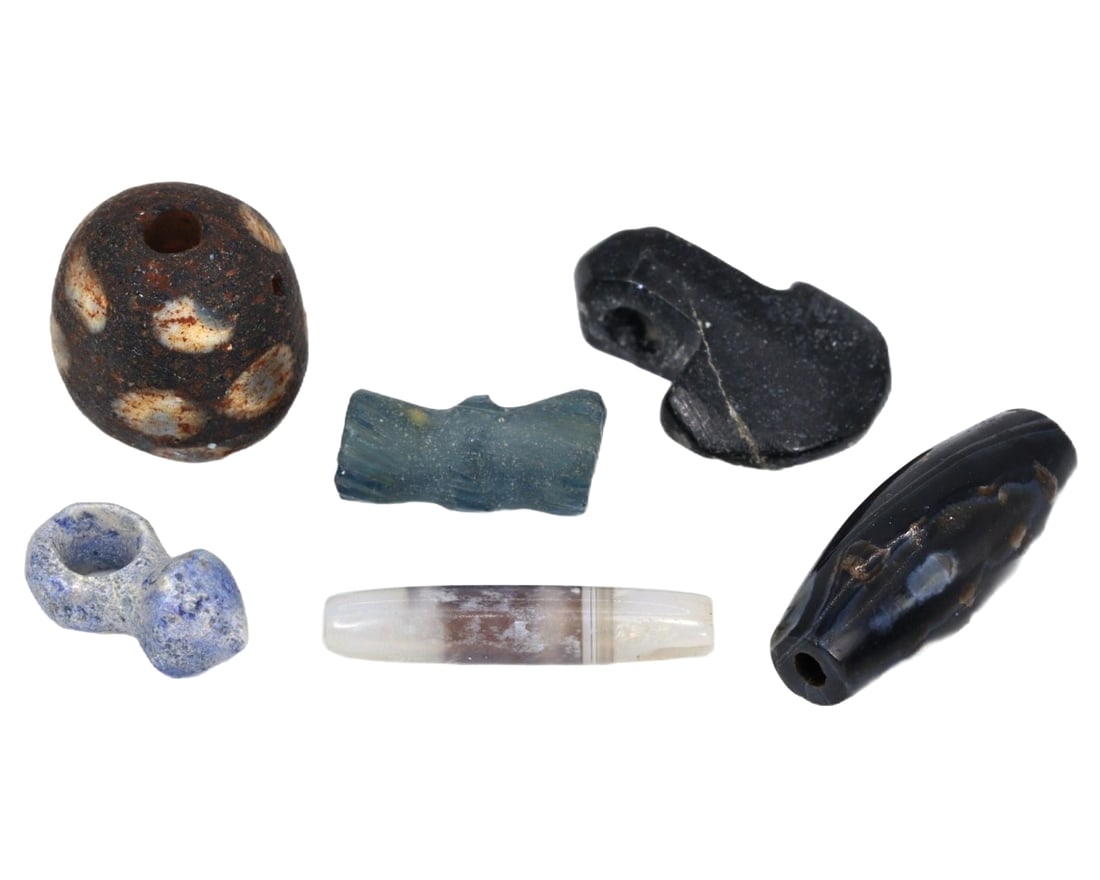 Group of 6 Ancient Egyptian Agate and Glass Beads, c. 1550-1070 BCE (1 of 1)