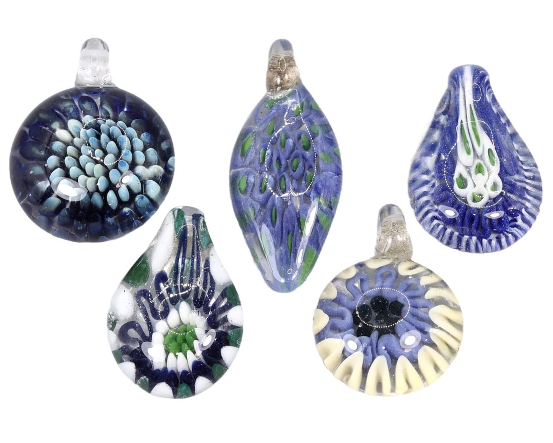 Vintage European Glass Paperweights Locket Collection, Mid-20th Century: This collection of five glass lockets, hailing from mid-20th century Europe, showcases exquisite craftsmanship and colorful, intricate designs. Each locket is made from glass with embedded floral patt