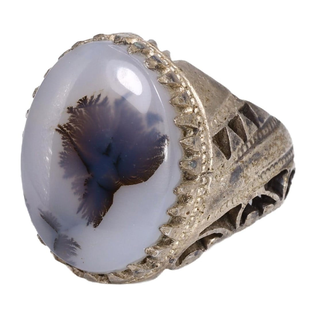 Antique Islamic Chalcedony Silver Ring, 18th-19th Century: This remarkable silver ring features a beautifully set dendritic agate, known for its unique fern-like inclusions. The intricate silver band showcases the advanced metalworking techniques characterist