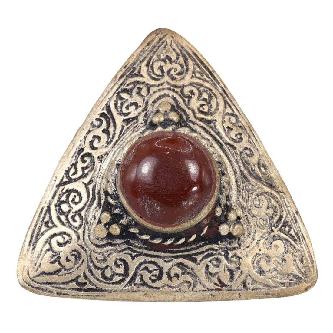 An Antique Safavid Gilt Silver and Carnelian Cocktail Ring: This exquisite cocktail ring, made from gilt silver and adorned with a carnelian gemstone, exemplifies the intricate craftsmanship and cultural significance of the Safavid period in Persian history. S