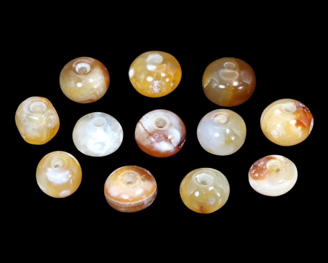 Lot of 12 Tribal Himalayan Tibetan Donut Shaped Agate Beads: Lot of 12 Tribal Himalayan Tibetan Donut Shaped Agate Beads