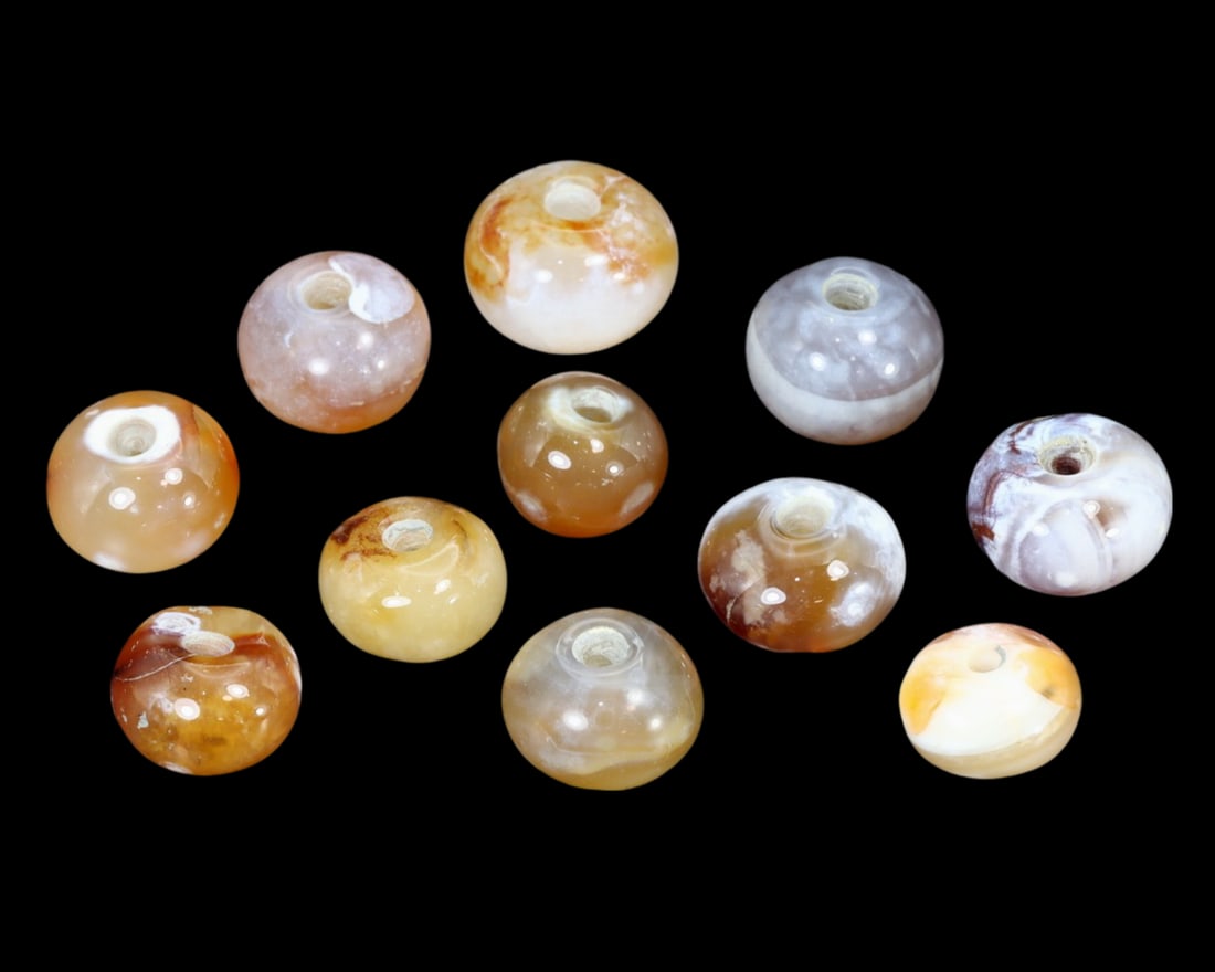 Lot of 11 Tribal Himalayan Tibetan Donut Shaped Agate Beads: Lot of 11 Tribal Himalayan Tibetan Donut Shaped Agate Beads