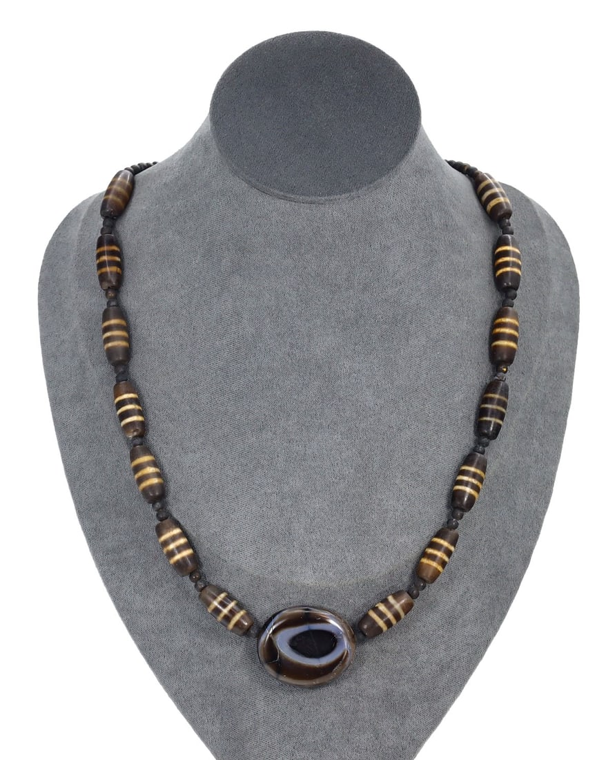 Antique Sino-Tibetan Striped dzi Beads with Luk Mik Goat Eye Necklace Pendant: Antique Sino-Tibetan Striped dzi Beads with Luk Mik Goat Eye Necklace Pendant