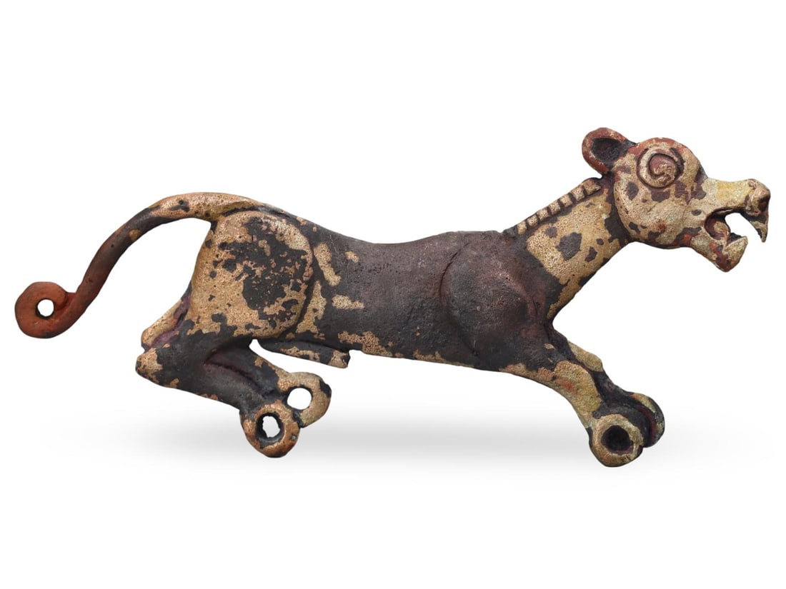 Ancient Medieval Sino-Mongol Bronze Leopard Belt Buckle, 12th-15th Century: This ancient bronze belt buckle, dating back to the 12th-15th century, is a stunning artifact from the Sino-Mongol period. The buckle features an intricately designed leopard in mid-stride, capturing 