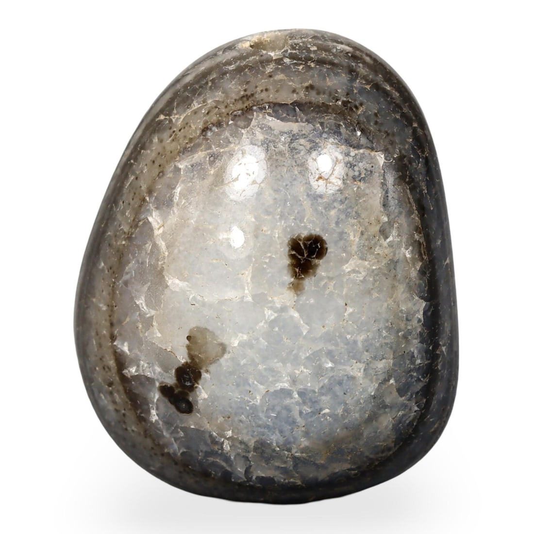 Post Medieval Sino-Tibetan Agate Luk Mik Goat Eye Bead, 16th-19th Century: This Post Medieval Sino-Tibetan Agate Luk Mik Goat Eye Bead, dating from the 16th-19th century, is an exquisite example of traditional Tibetan craftsmanship. The bead, made from agate, features a dist