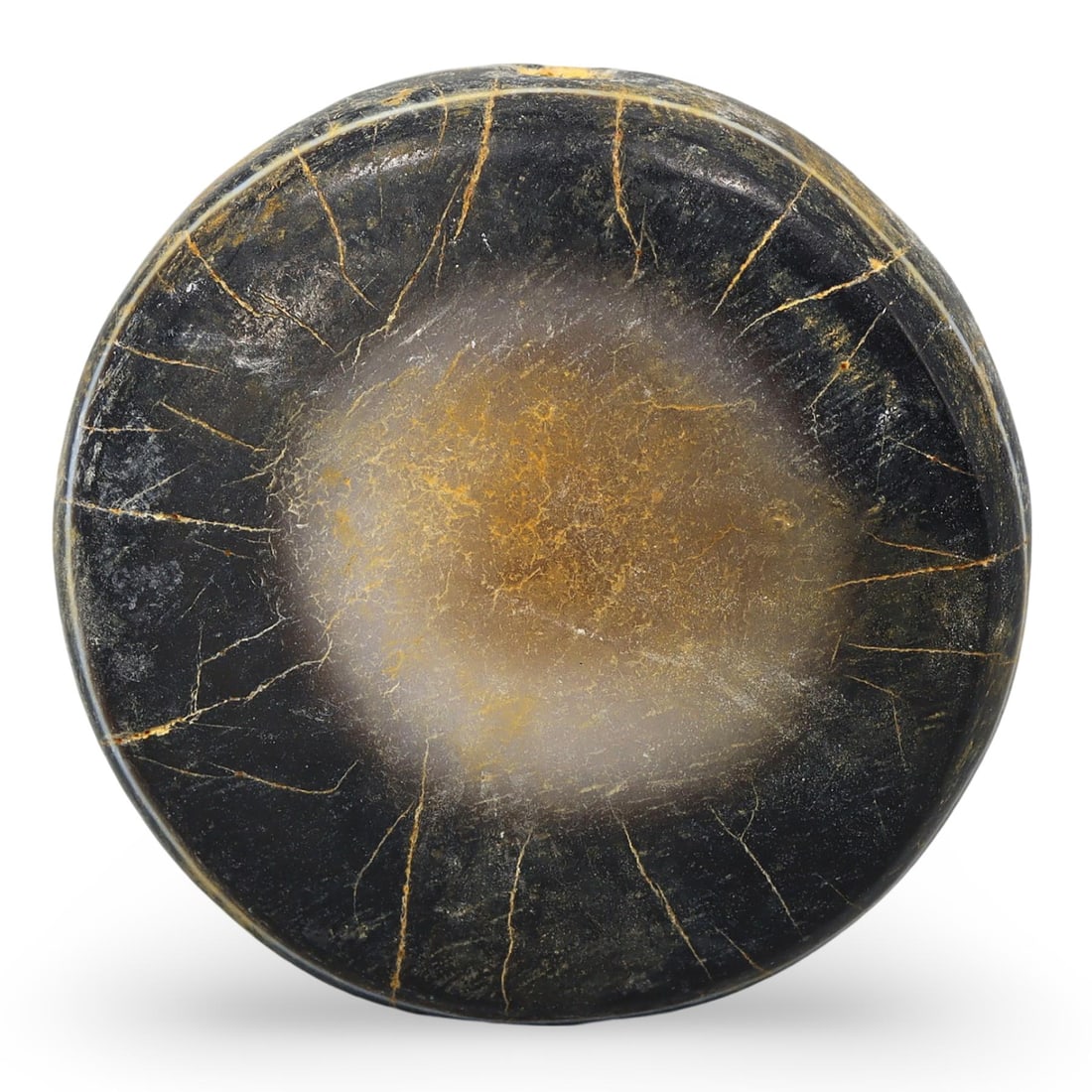 Ancient Middle Medieval Sino-Tibetan Agate Luk Mik Goat Eye Bead, 11th-13th Century: This Ancient Middle Medieval Sino-Tibetan Agate Luk Mik Goat Eye Bead, dating from the 11th-13th century, exemplifies the remarkable artistry and spiritual symbolism of the Sino-Tibetan culture. Craft