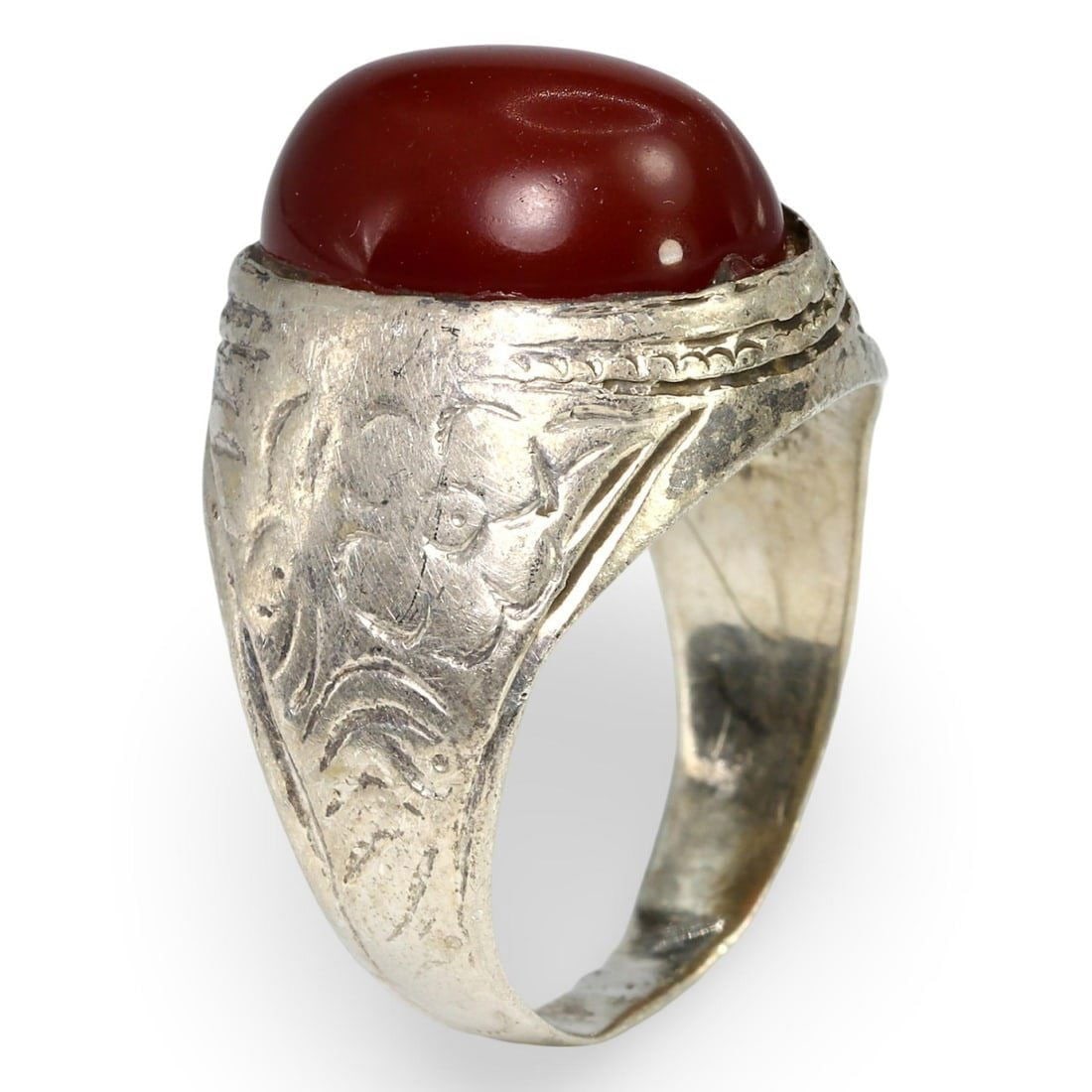 Late Islamic Silver Finger Ring with Bezel Set Cabochon Carnelian, 18th Century (1 of 3)