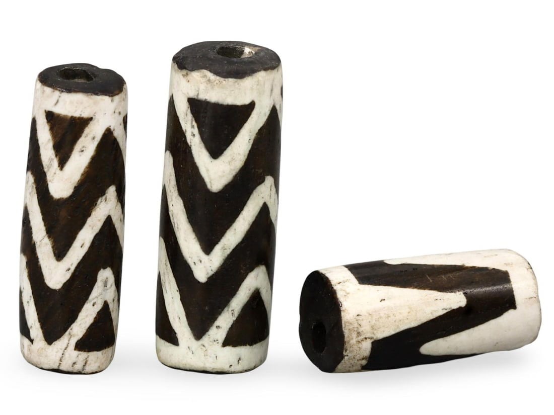 Post Medieval Pyu Pumtek Etched Shaped Bead, 18th-19th Century (1 of 1)