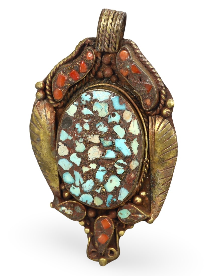 Antique Sino-Tibetan Gems Inlaid Silver Amulet Pendant: Antique Sino-Tibetan Gems Inlaid Silver Amulet Pendant