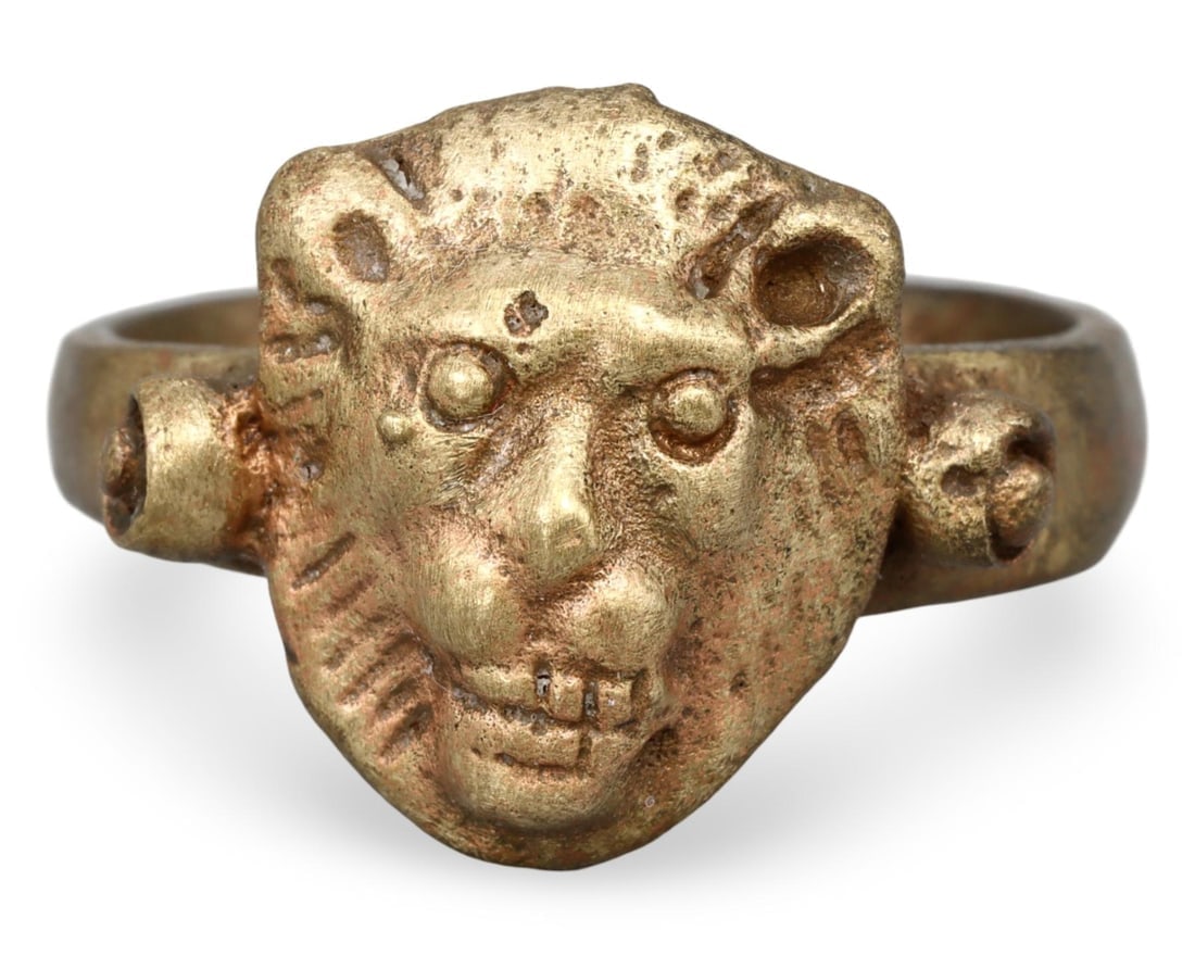 Medieval European Broinze Ring with Carved Lion Head (1 of 3)