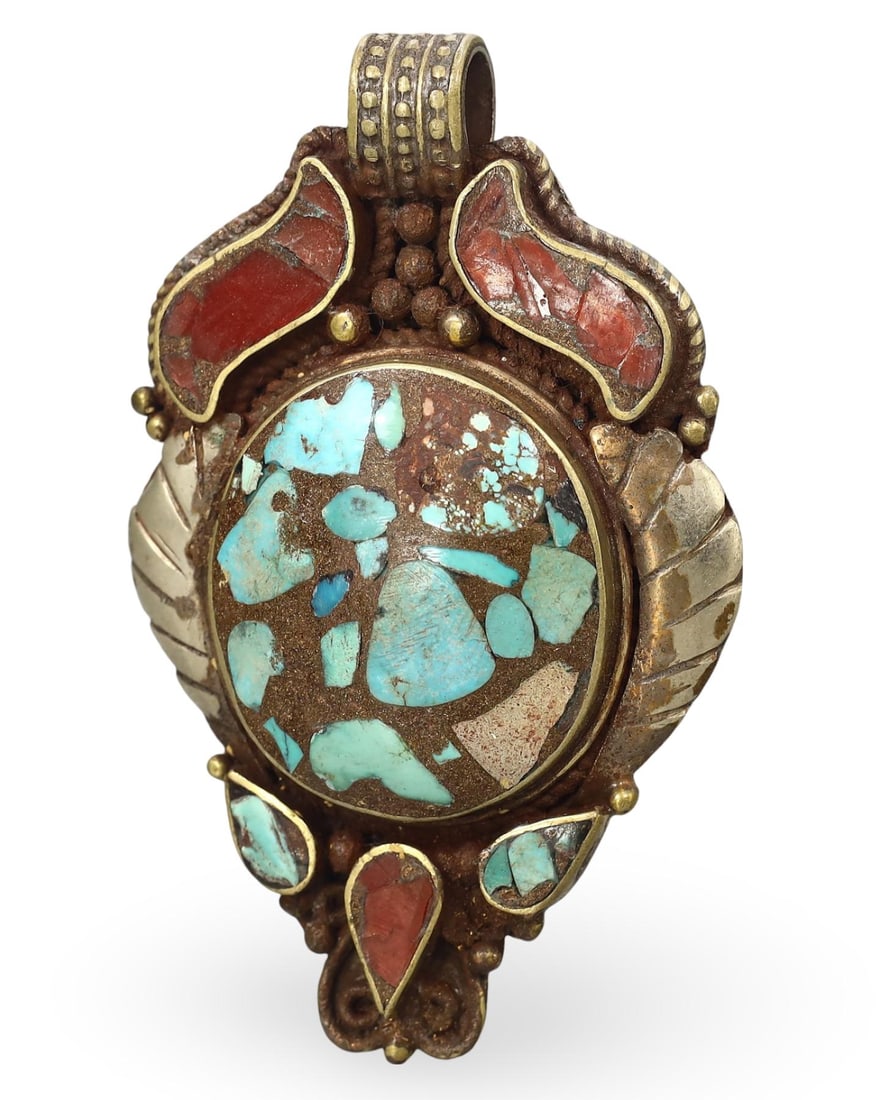 Antique Sino-Tibetan Gems Inlaid Silver Amulet Pendant: Antique Sino-Tibetan Gems Inlaid Silver Amulet Pendant