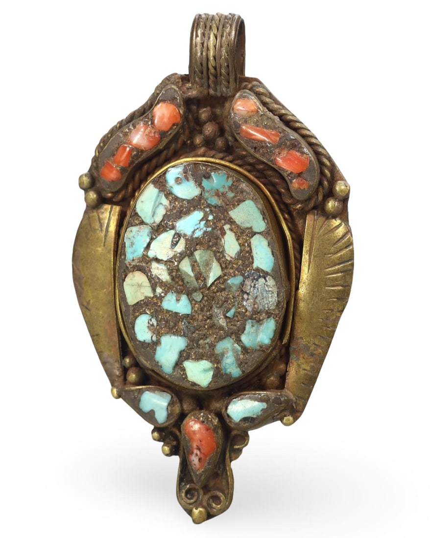 Antique Sino-Tibetan Gems Inlaid Silver Amulet Pendant: Antique Sino-Tibetan Gems Inlaid Silver Amulet Pendant