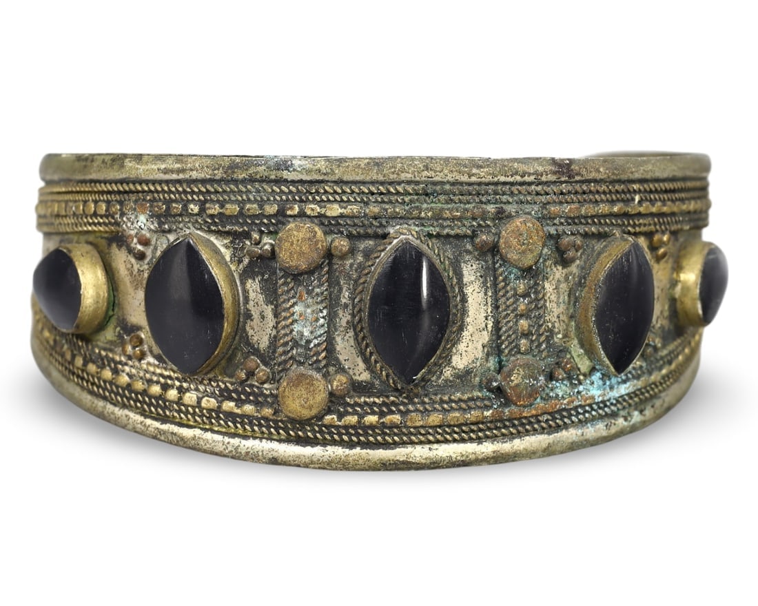 Post Medieval Qajar Dynasty Silver Cuff Bracelet with Onyx Agate Gems, 18th-20th Century (1 of 2)