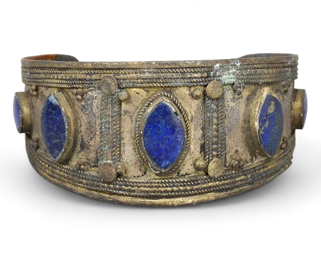 Post Medieval Qajar Dynasty Silver Cuff Bracelet with Lapis Lazuli Gems, 18th-20th Century (1 of 2)