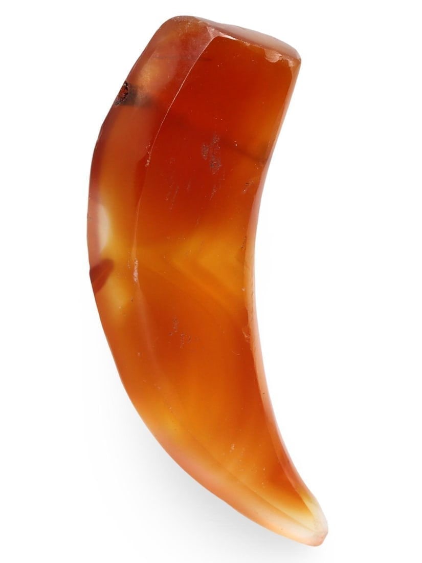Ancient Pyu Pagan Period Zoomorphic Fang Shaped Carnelian Amulet Bead, 9th-13th Century: We are delighted to present an extraordinary collection of jewelry and artifacts spanning various historic European periods. Our selection ranges from Ancient Roman, Byzantine, and Early Medieval to L