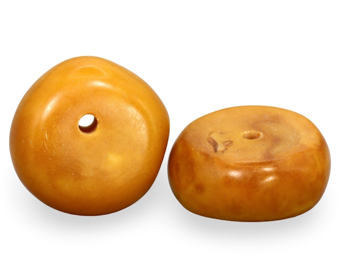 Antique Mauritanian Amber Copal Beads: We are delighted to present an extraordinary collection of jewelry and artifacts spanning various historic European periods. Our selection ranges from Ancient Roman, Byzantine, and Early Medieval to L