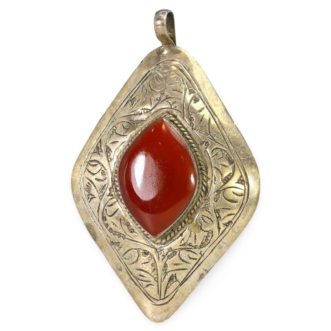 Post-Medieval Sino-Siberian / Eurasian Steppe Nomadic Tribe Silver Pendant Locket: We are delighted to present an extraordinary collection of jewelry and artifacts spanning various historic European periods. Our selection ranges from Ancient Roman, Byzantine, and Early Medieval to L