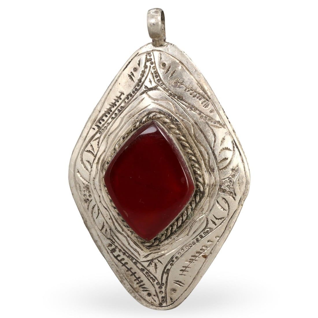 Post-Medieval Sino-Siberian / Eurasian Steppe Nomadic Tribe Silver Pendant Locket: We are delighted to present an extraordinary collection of jewelry and artifacts spanning various historic European periods. Our selection ranges from Ancient Roman, Byzantine, and Early Medieval to L