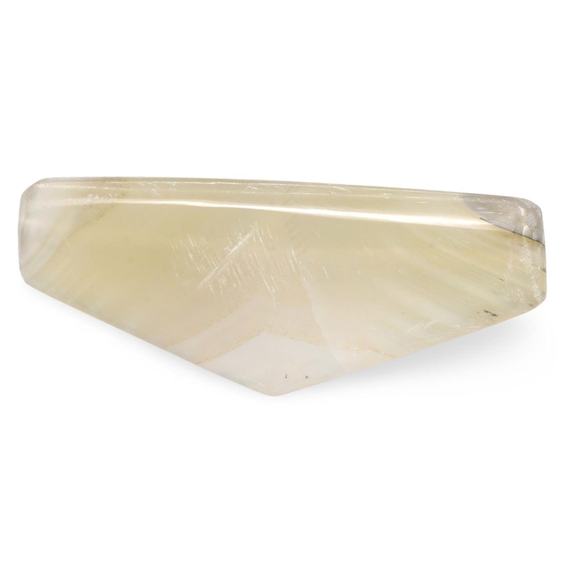 Post Medieval Sino-Mongolian Bow Shaped Agate Amulet, 18th-19th Century: We are delighted to present an extraordinary collection of jewelry and artifacts spanning various historic European periods. Our selection ranges from Ancient Roman, Byzantine, and Early Medieval to L