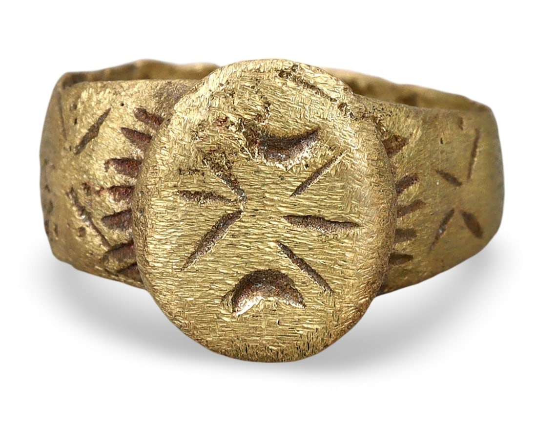 Authentic Premium Ancient Roman-Byzantine & Medieval Viking Era Ring: We are delighted to present an extraordinary collection of jewelry and artifacts spanning various historic European periods. Our selection ranges from Ancient Roman, Byzantine, and Early Medieval to L