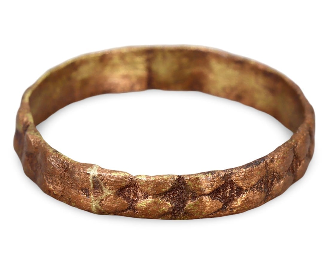 Authentic Premium Ancient Roman-Byzantine & Medieval Viking Era Ring US 6: We are delighted to present an extraordinary collection of jewelry and artifacts spanning various historic European periods. Our selection ranges from Ancient Roman, Byzantine, and Early Medieval to L