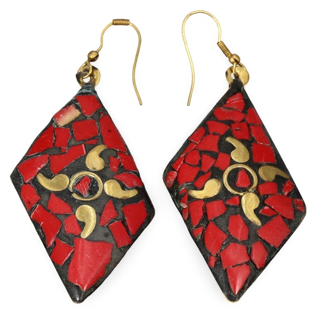 Antique Sino-Tibetan Gems Inlaid Silver Earrings: We are delighted to present an extraordinary collection of jewelry and artifacts spanning various historic European periods. Our selection ranges from Ancient Roman, Byzantine, and Early Medieval to L