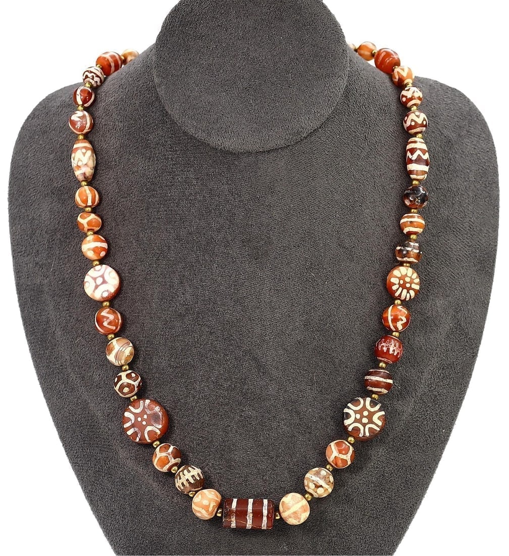 Ancient Medieval Pagan Period Pyu Etched Carnelian Beads Necklace, 9th-13th Century: We are delighted to present an extraordinary collection of jewelry and artifacts spanning various historic European periods. Our selection ranges from Ancient Roman, Byzantine, and Early Medieval to L