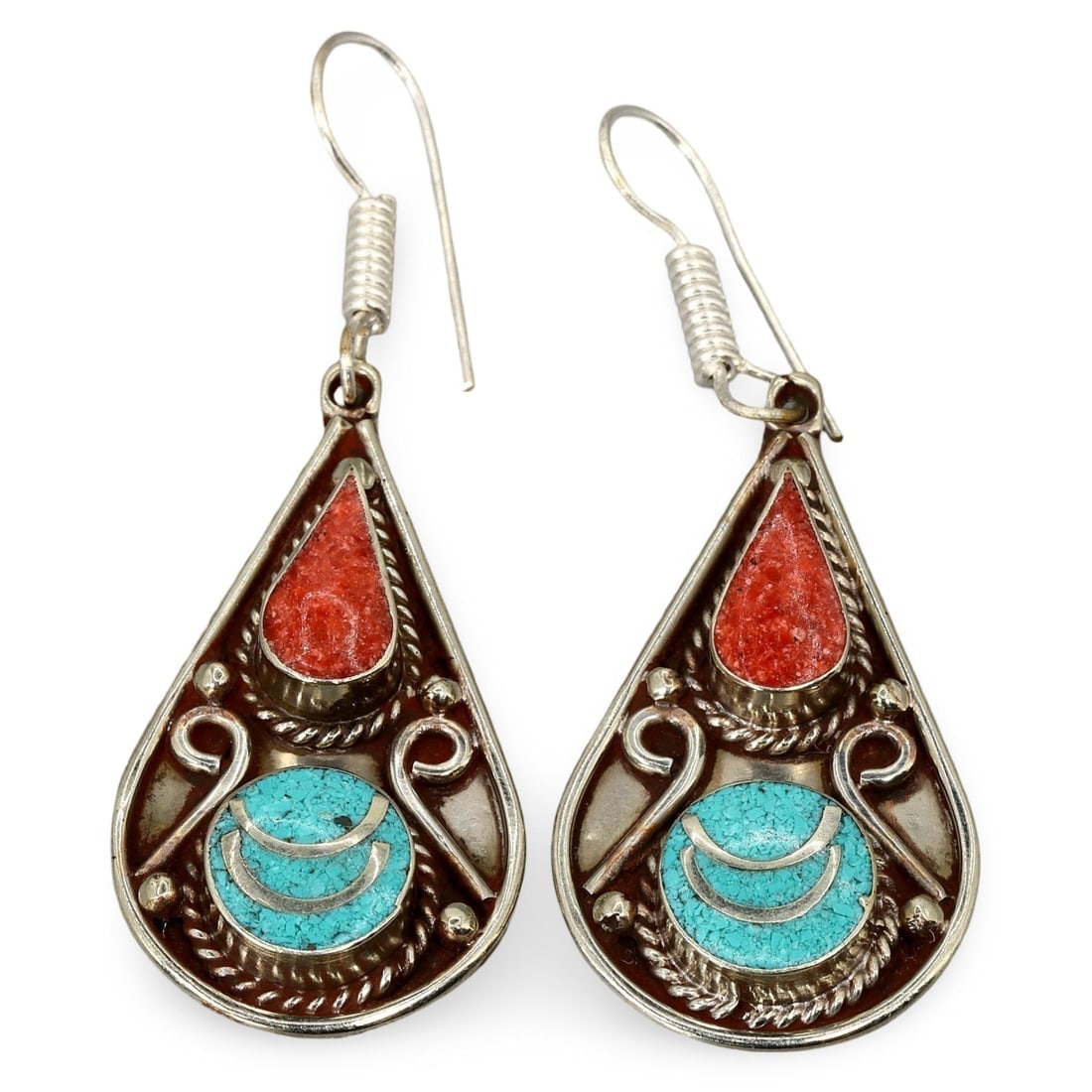 Antique Sino-Tibetan Gems Inlaid Silver Earrings: We are delighted to present an extraordinary collection of jewelry and artifacts spanning various historic European periods. Our selection ranges from Ancient Roman, Byzantine, and Early Medieval to L