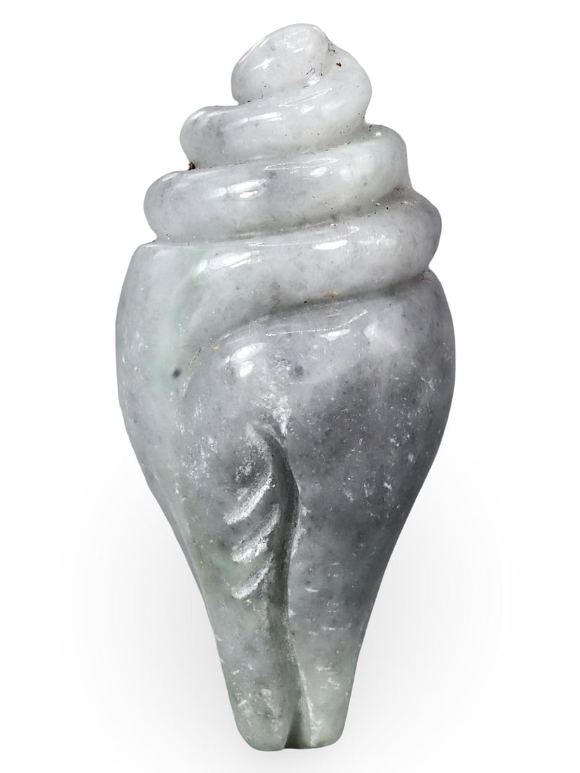 Antique Oriental Chinese Jadeite Conch Shell Pendant: We are delighted to present an extraordinary collection of jewelry and artifacts spanning various historic European periods. Our selection ranges from Ancient Roman, Byzantine, and Early Medieval to L