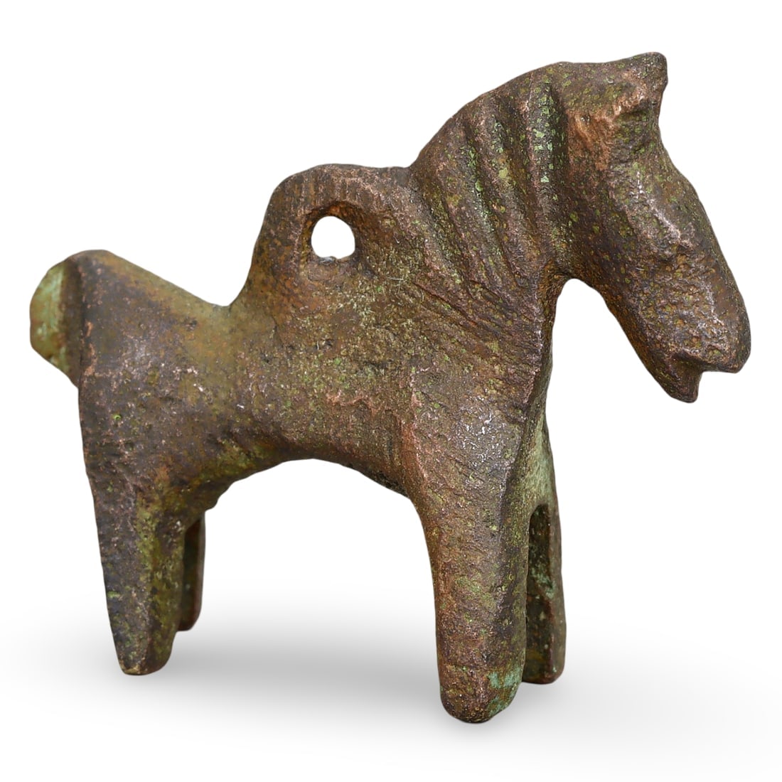 Late Medieval Sino-Siberian Bronze Horse Amulet, 14th-17th Century: We are delighted to present an extraordinary collection of jewelry and artifacts spanning various historic European periods. Our selection ranges from Ancient Roman, Byzantine, and Early Medieval to L