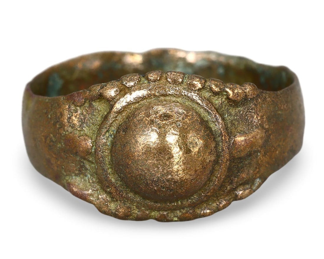 Authentic Premium Ancient Roman-Byzantine & Medieval Viking Era Ring US 8.25: We are delighted to present an extraordinary collection of jewelry and artifacts spanning various historic European periods. Our selection ranges from Ancient Roman, Byzantine, and Early Medieval to L