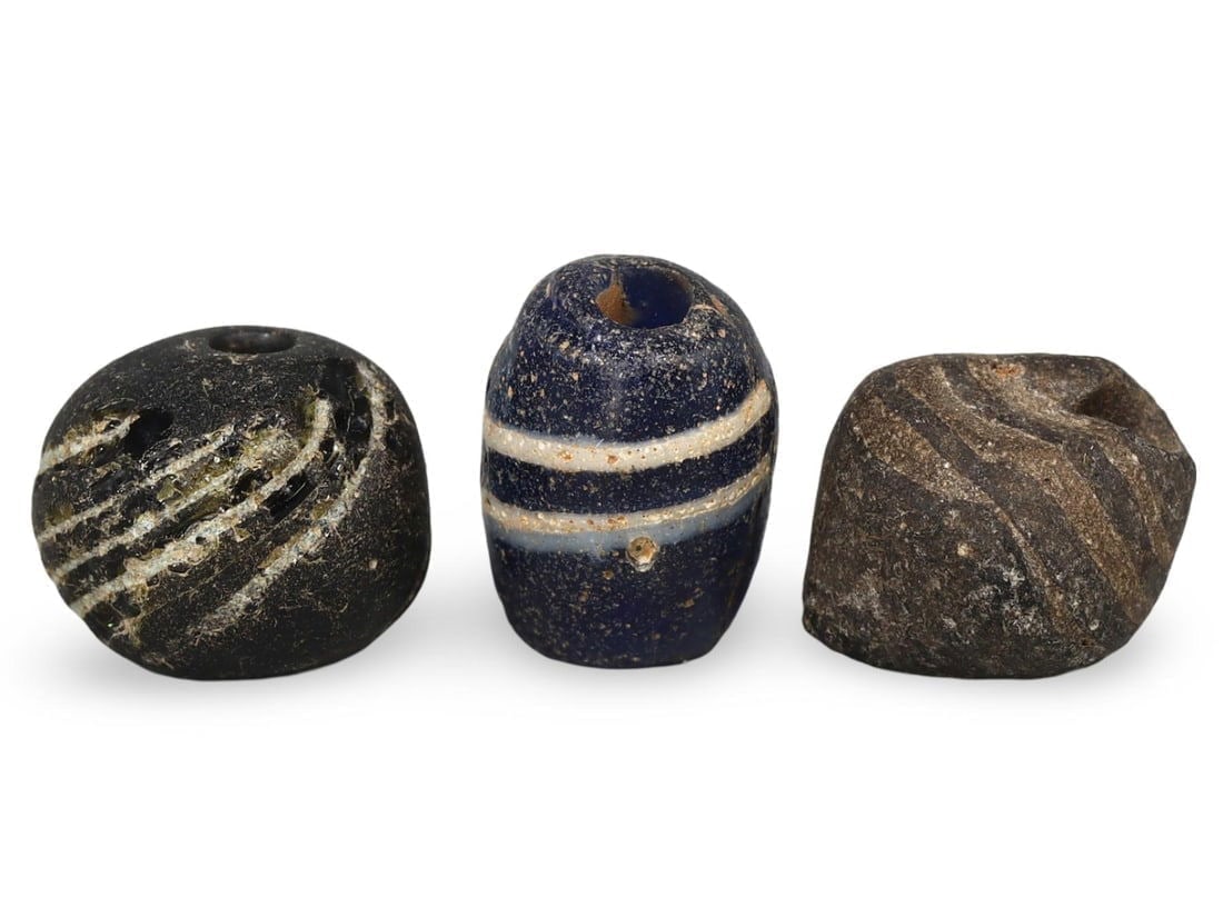 Ancient Early Medieval Anglo-Saxon Beads, 5th-8th Century: We are delighted to present an extraordinary collection of jewelry and artifacts spanning various historic European periods. Our selection ranges from Ancient Roman, Byzantine, and Early Medieval to L