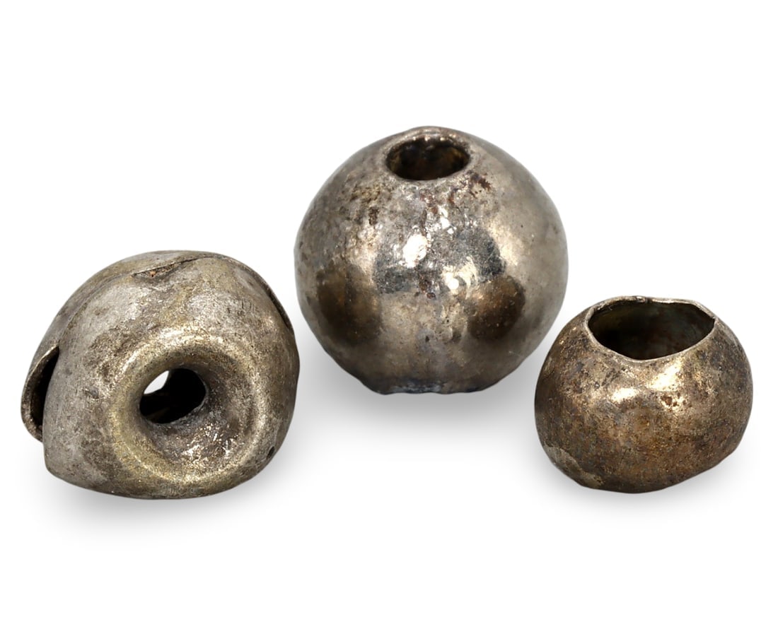 Medieval Eastern European Hacksilver Pseudo-Granulation Jewelry Beads, 9th-13th Century: We are delighted to present an extraordinary collection of jewelry and artifacts spanning various historic European periods. Our selection ranges from Ancient Roman, Byzantine, and Early Medieval to L