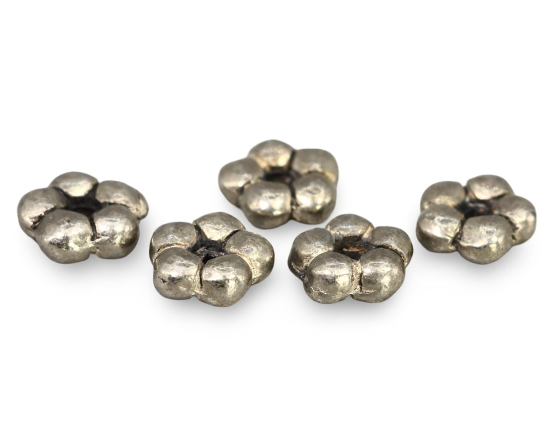 Lot of 5 Yemeni Pseudo Granulation Silver Spacer Beads, mid 20th Century: We are delighted to present an extraordinary collection of jewelry and artifacts spanning various historic European periods. Our selection ranges from Ancient Roman, Byzantine, and Early Medieval to L