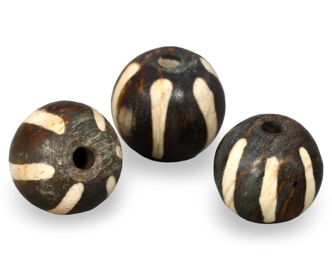 Ancient Medieval Pyu Pumtek Etched Shaped Bead, 9th-13th Century: NO RESERVE AUCTION running!! Our upcoming No Reserve Auction offers an incredible collection of authentic ancient Roman coins, Viking jewelry, and historical artifacts spanning millennia. This is a ra