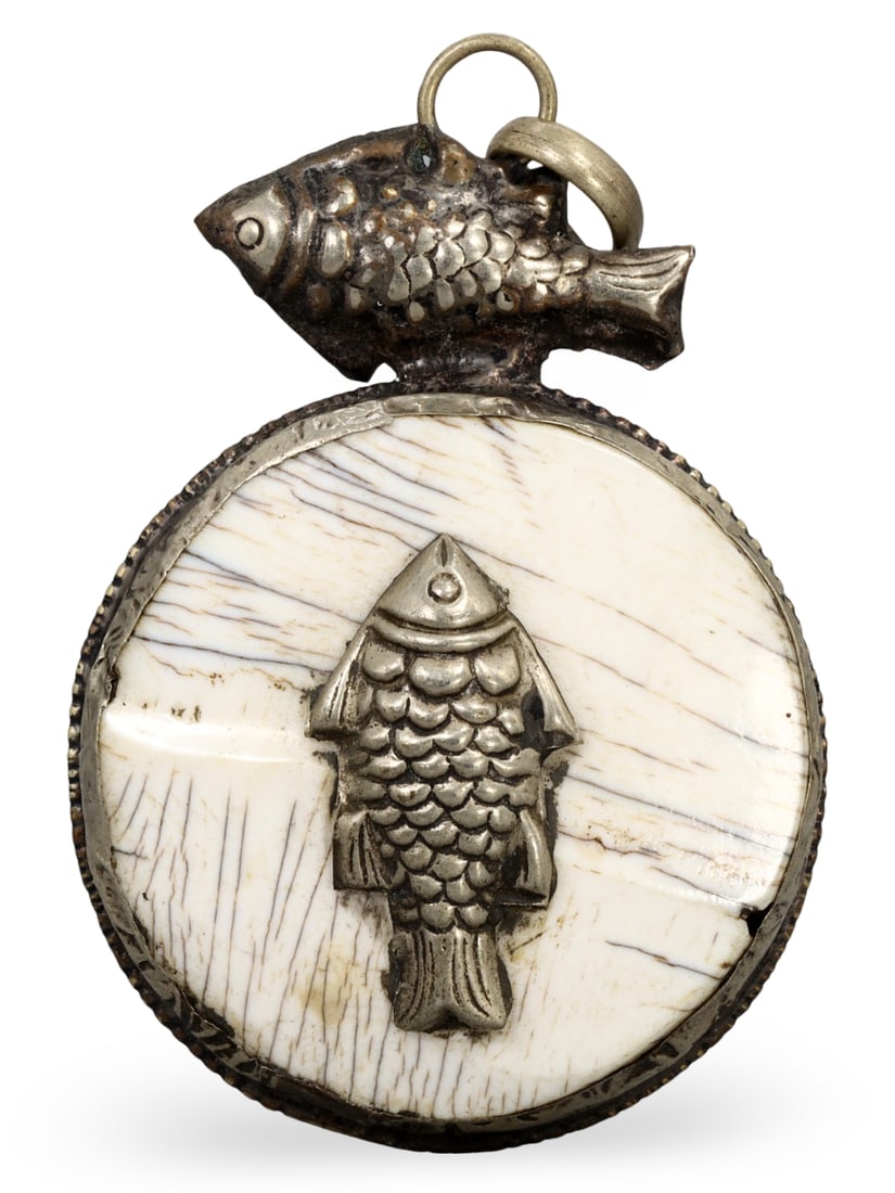 Antique Sino Tibetan Conch Shell Amulet Pendant (1 of 2)