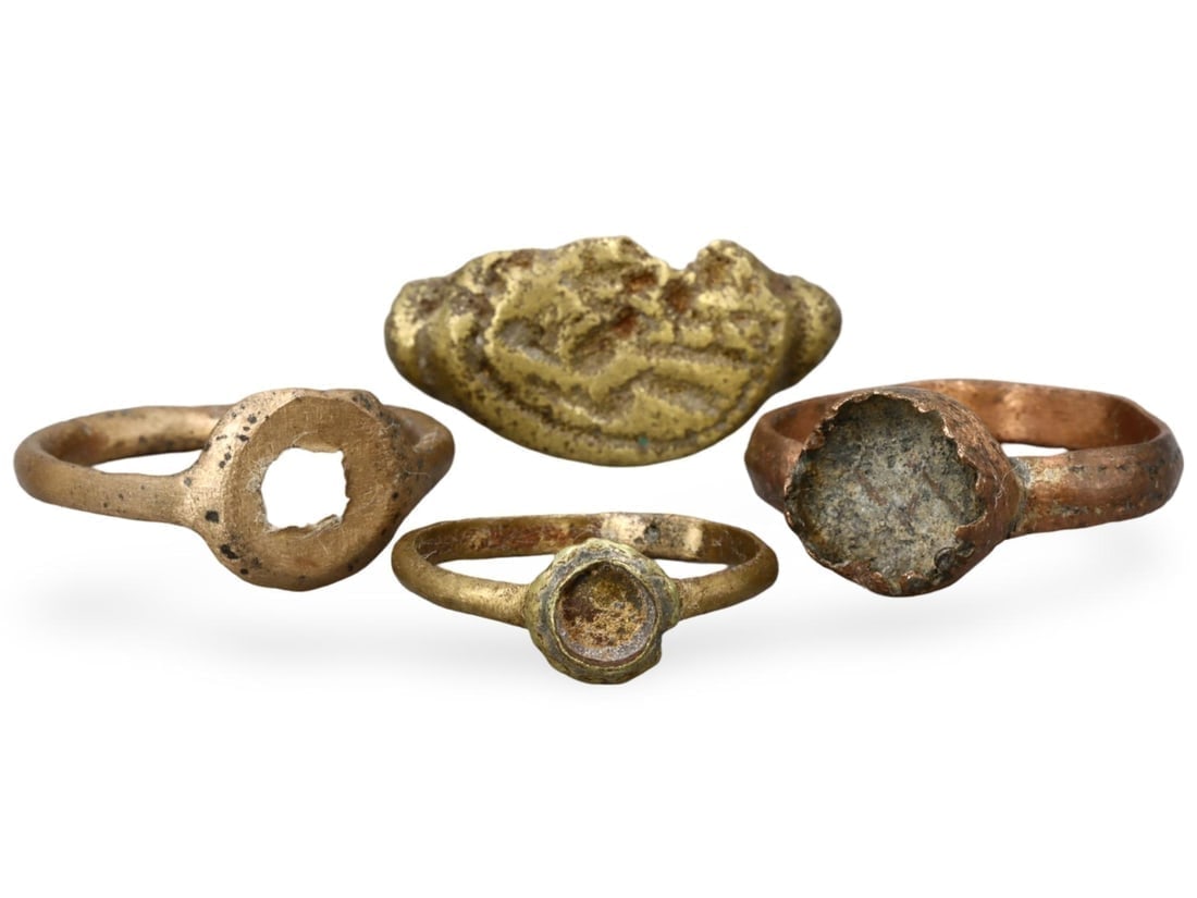Collection of 4 Ancient Roman Bronze Rings with Unique Craftsmanship (1 of 2)
