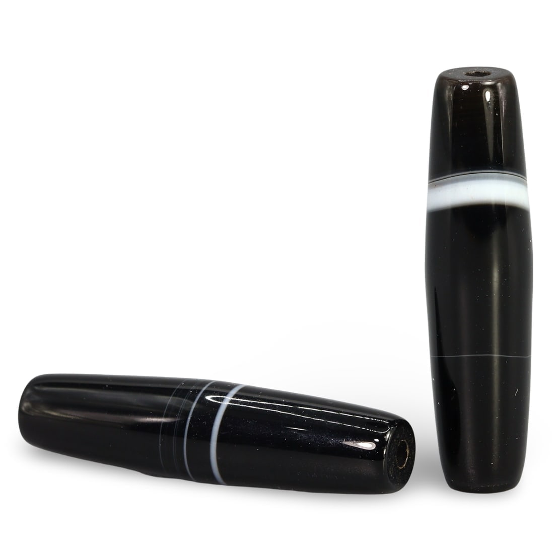 Post Medieval Sino-Tibetan Single Stripe Chung Dzi Beads, 20th Century: **Dimension information at the bottom section after Condition** Welcome to the No Reserve Antique Treasures Auction S2, where history comes alive through an extraordinary collection of treasures spann