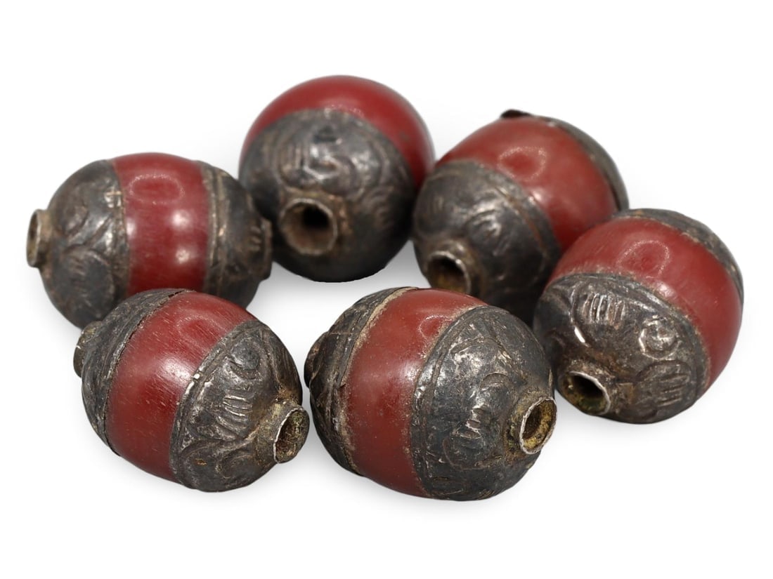 Exquisite Himalayan Tribal Sino-Tibetan Intricate Silvered Caps Sacred Craftsmanship Beads: **Dimension information at the bottom section after Condition** Welcome to the No Reserve Antique Treasures Auction S2, where history comes alive through an extraordinary collection of treasures spann