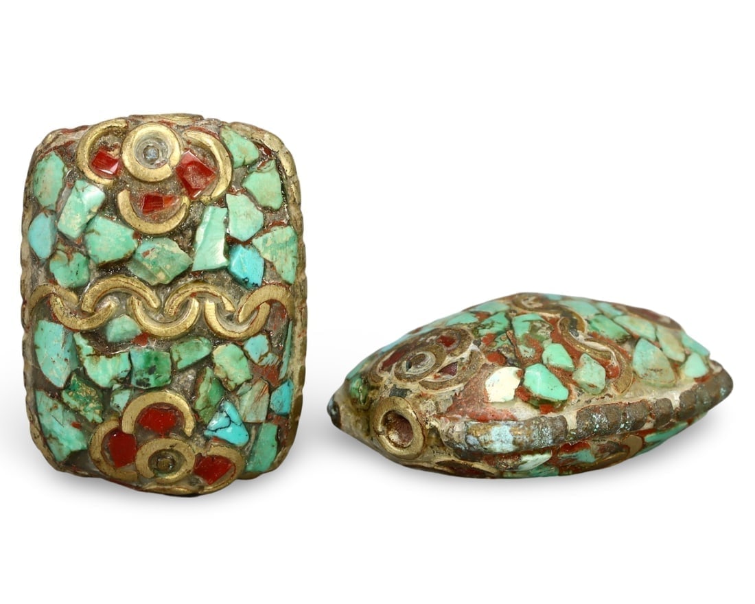 Antique Indo Himalayan Malachite Coral Inlaid Pendant Beads: **Dimension information at the bottom section after Condition** Welcome to the No Reserve Antique Treasures Auction S2, where history comes alive through an extraordinary collection of treasures spann