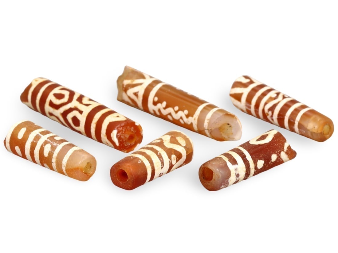 Lot of Antique Sino-Tibetan Etched Carnelian dZi Beads: **Dimension information at the bottom section after Condition** Welcome to the No Reserve Antique Treasures Auction S2, where history comes alive through an extraordinary collection of treasures spann