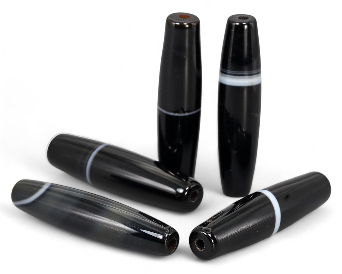 Post Medieval Sino-Tibetan Single Stripe Chung Dzi Beads, 20th Century (1 of 1)