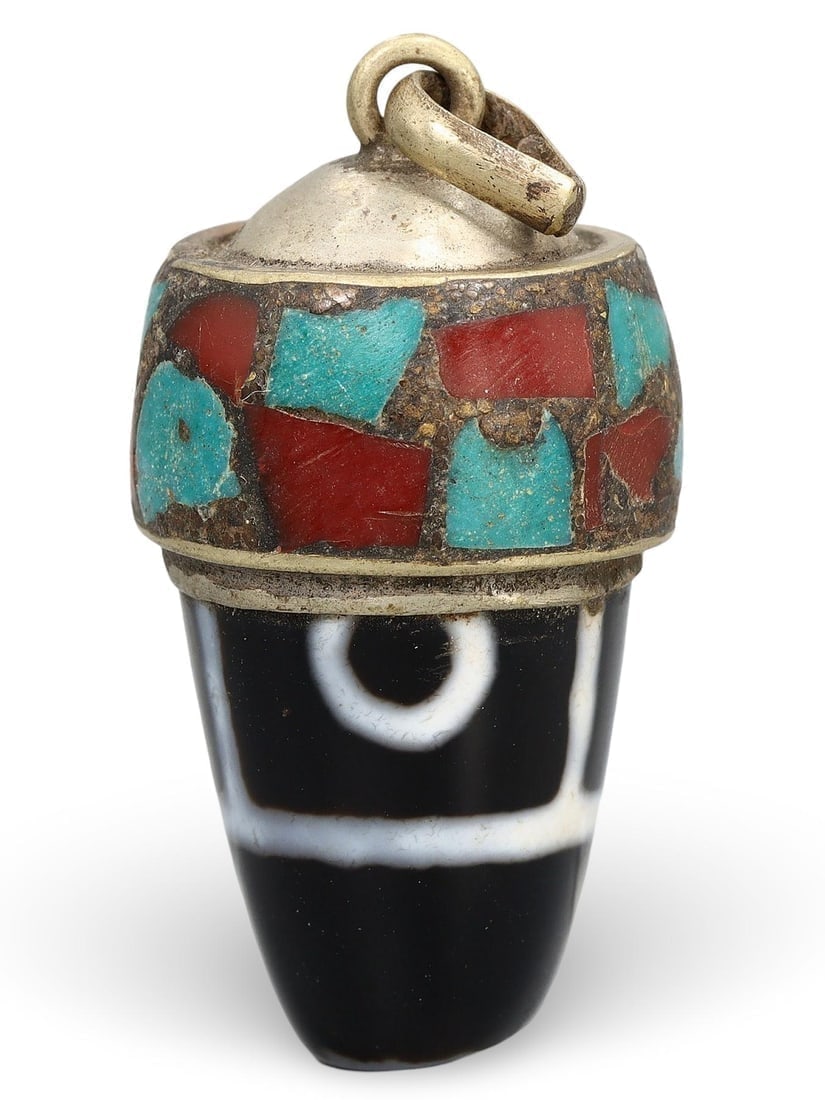 Antique Sino-Tibetan Mosaic Topped Agate Amulet Pendant: **Dimension information at the bottom section after Condition** Welcome to the No Reserve Antique Treasures Auction, where history comes alive through an extraordinary collection of treasures spanning