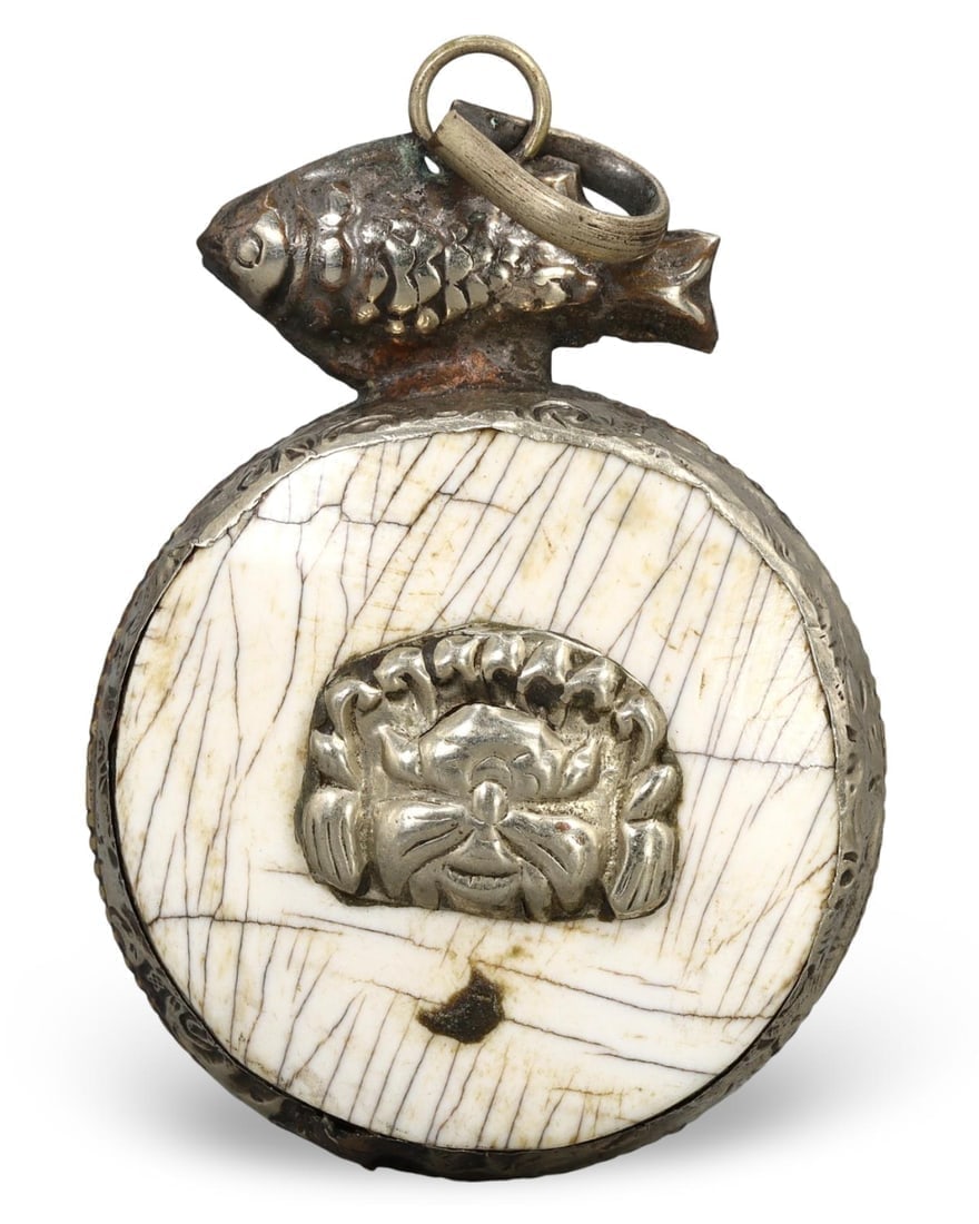 Antique Sino Tibetan Conch Shell Amulet Pendant (1 of 2)